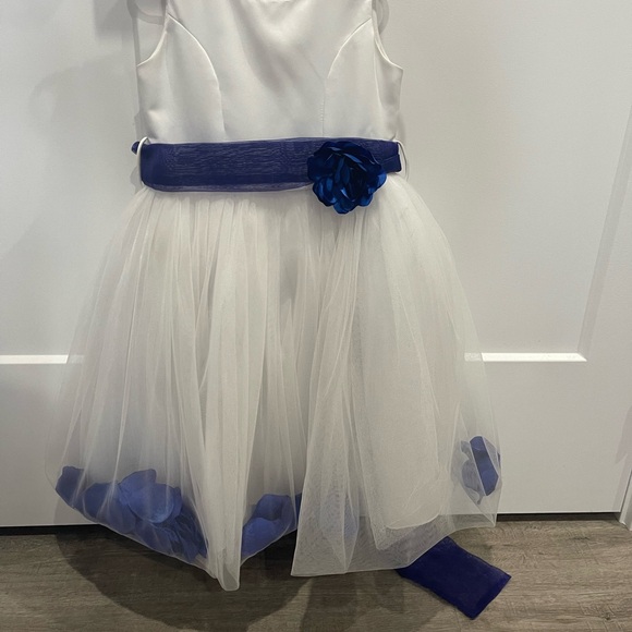 Flower girl dress - Picture 3 of 3